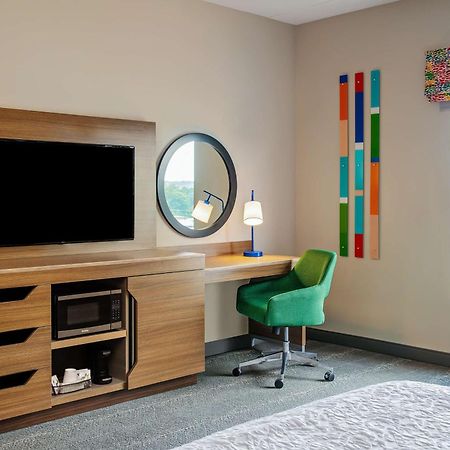 Hampton Inn & Suites Raleigh Midtown, Nc Екстериор снимка