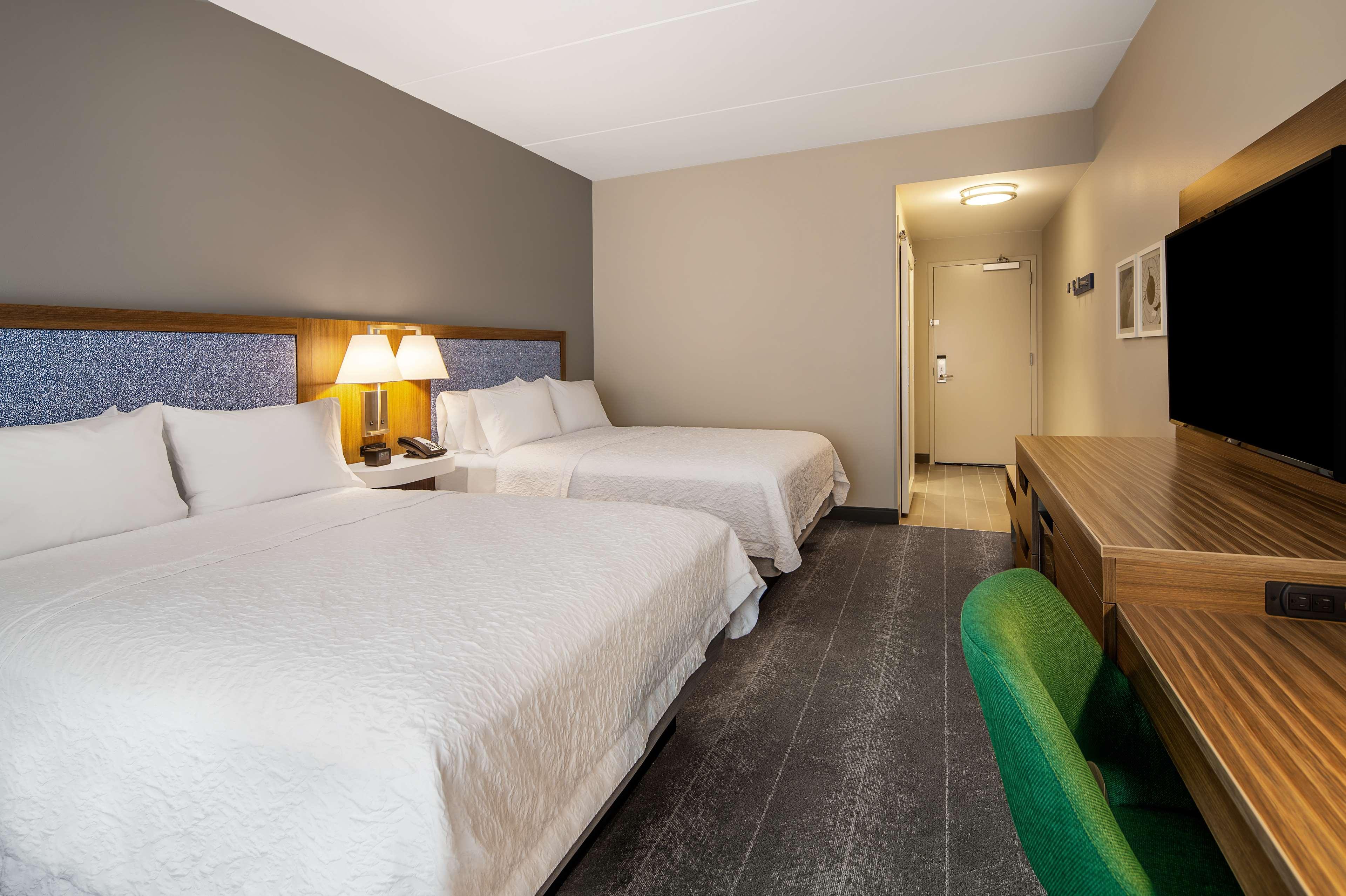 Hampton Inn & Suites Raleigh Midtown, Nc Екстериор снимка