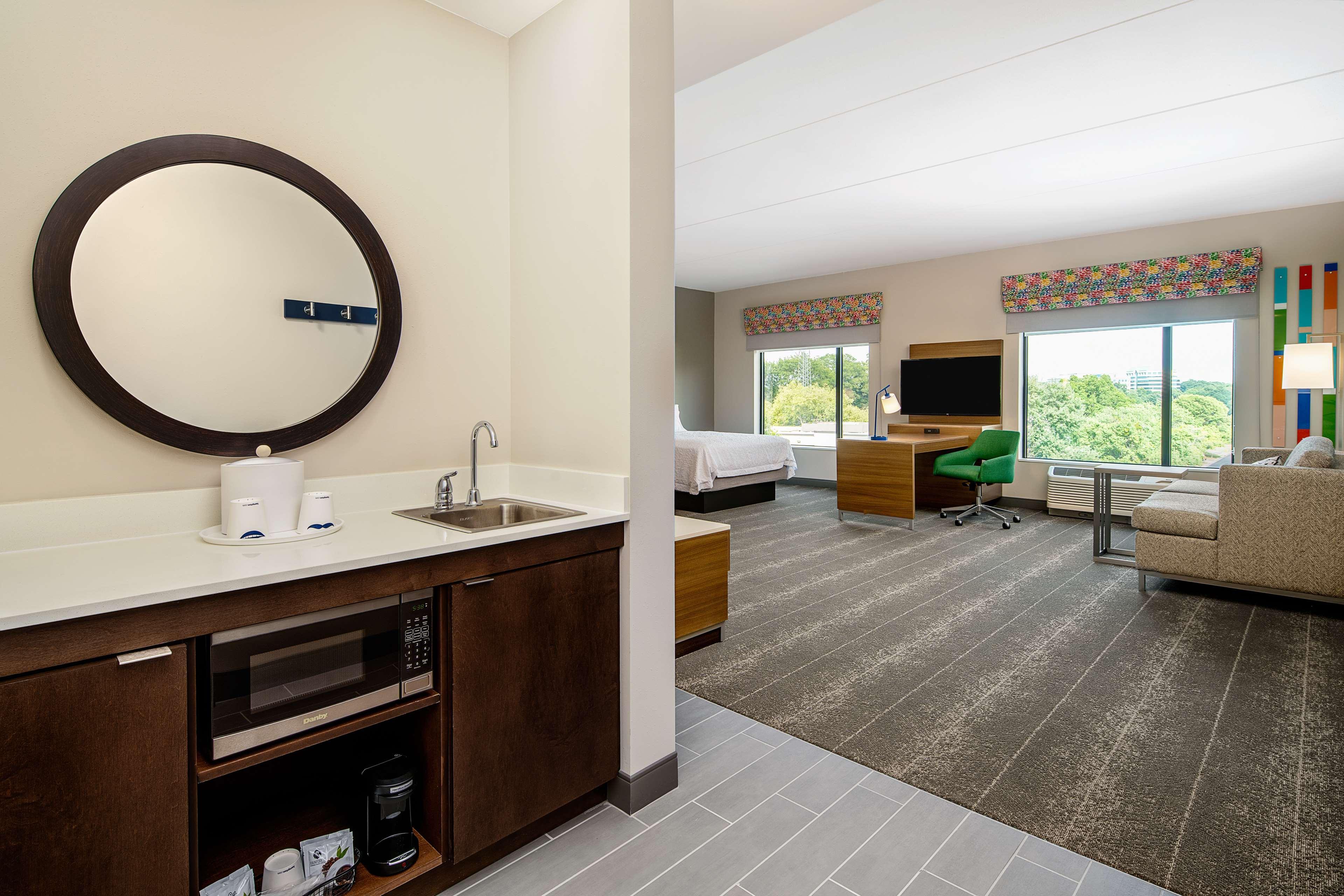 Hampton Inn & Suites Raleigh Midtown, Nc Екстериор снимка