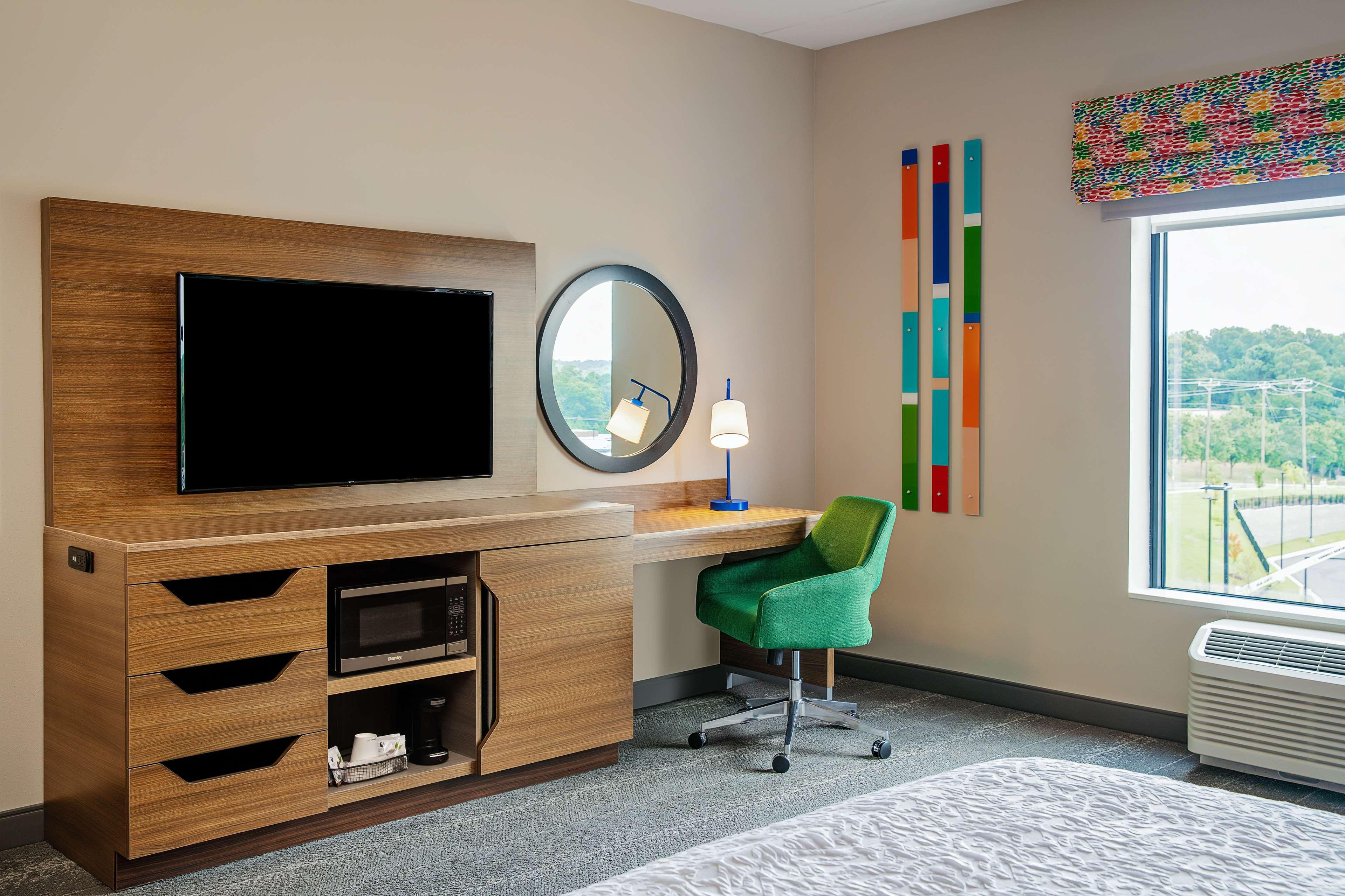 Hampton Inn & Suites Raleigh Midtown, Nc Екстериор снимка