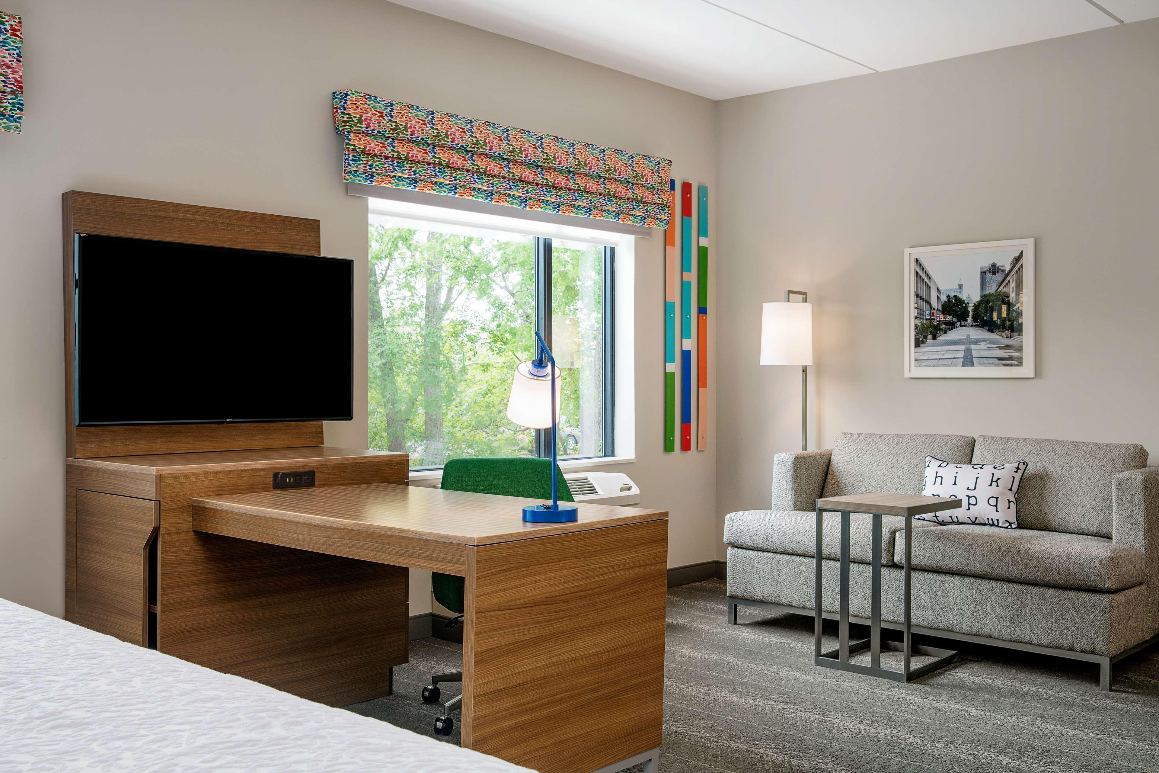 Hampton Inn & Suites Raleigh Midtown, Nc Екстериор снимка