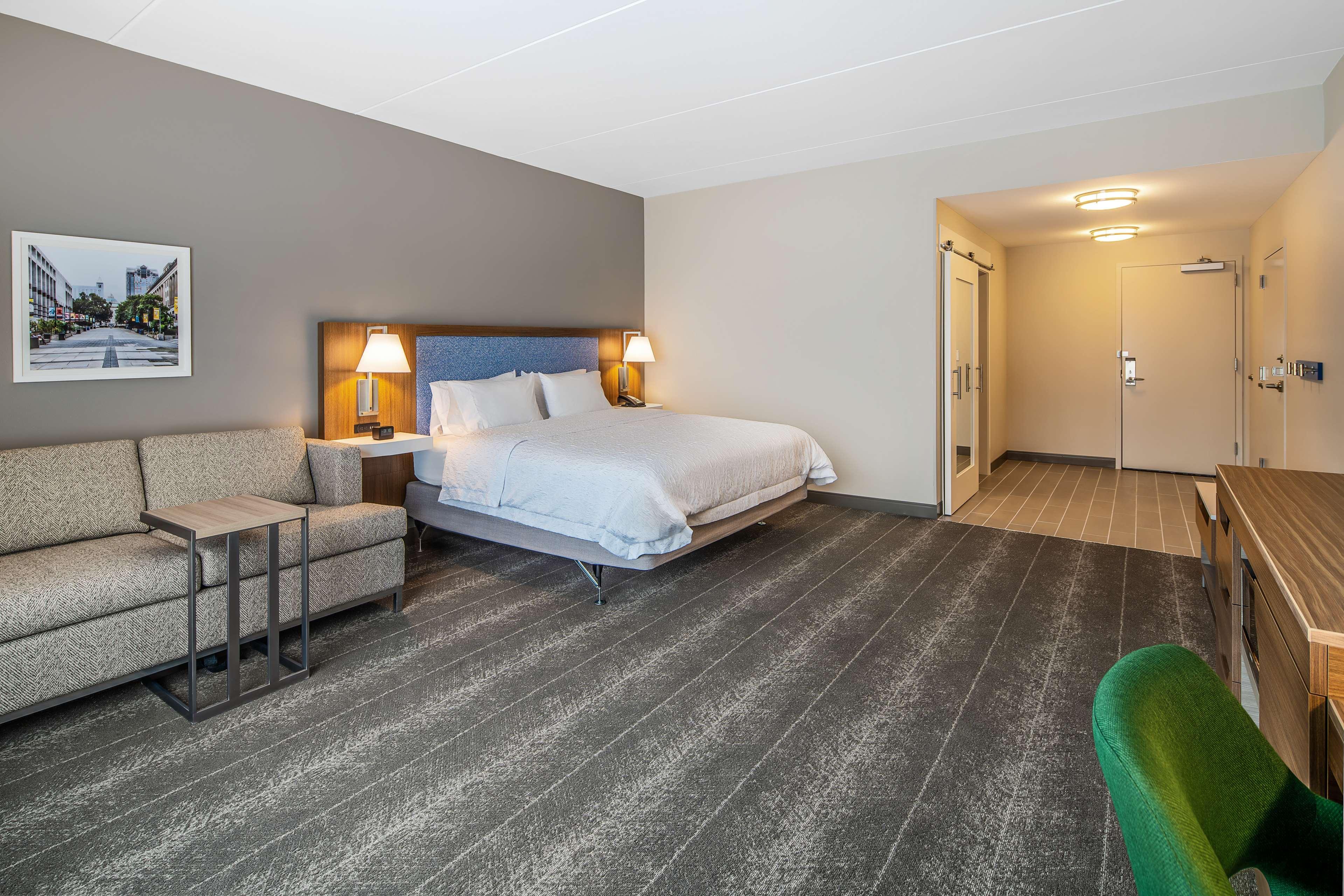 Hampton Inn & Suites Raleigh Midtown, Nc Екстериор снимка