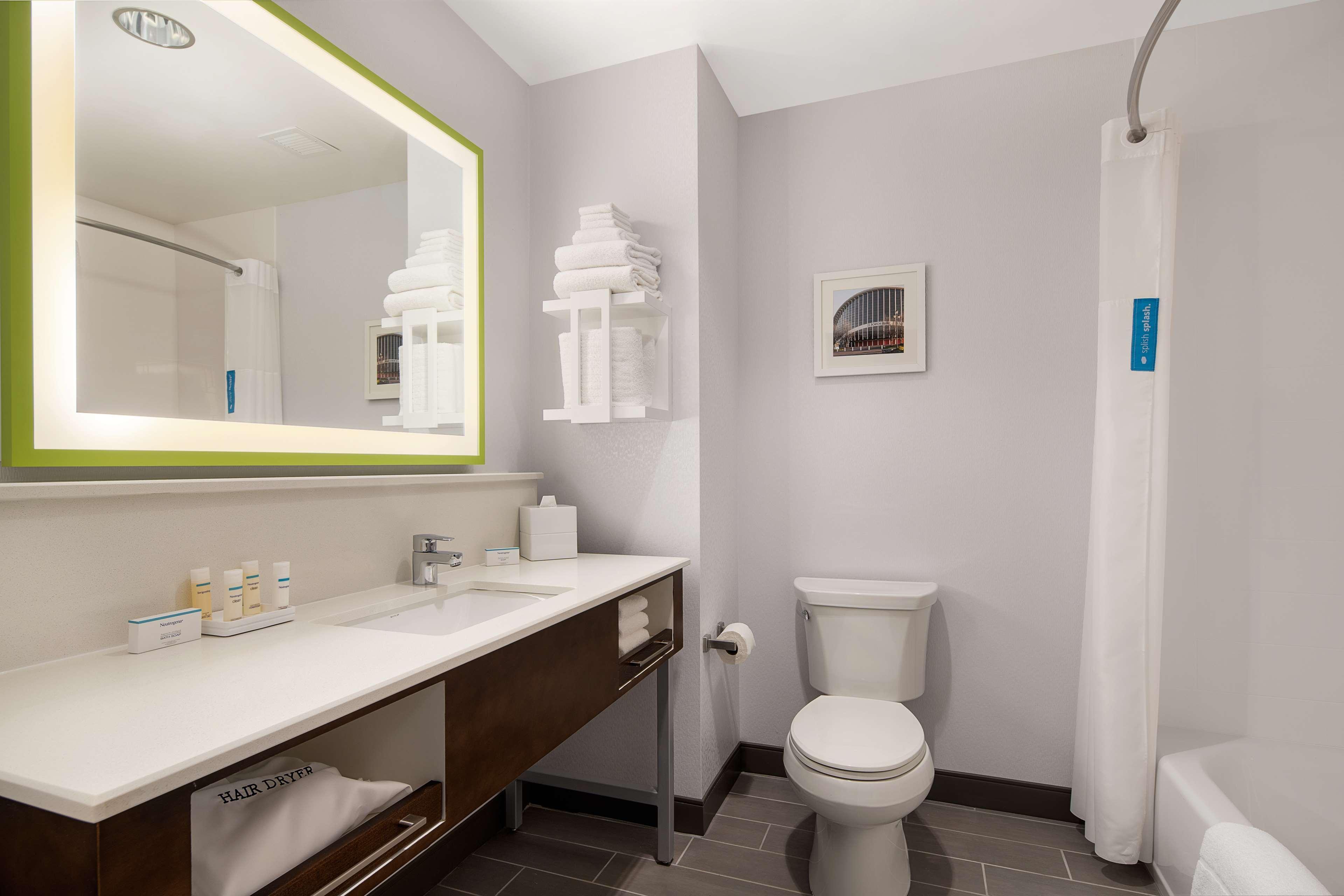 Hampton Inn & Suites Raleigh Midtown, Nc Екстериор снимка