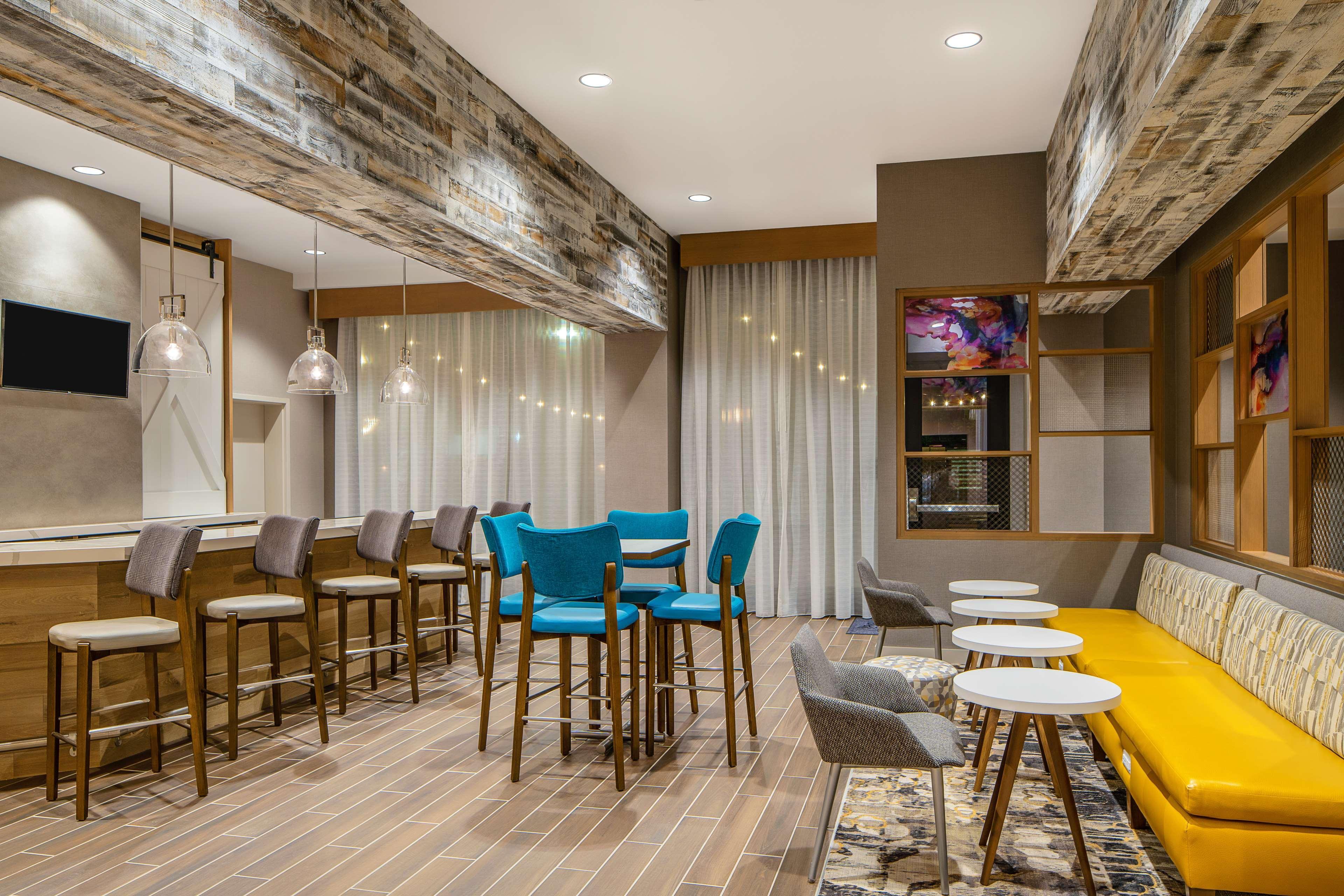 Hampton Inn & Suites Raleigh Midtown, Nc Екстериор снимка