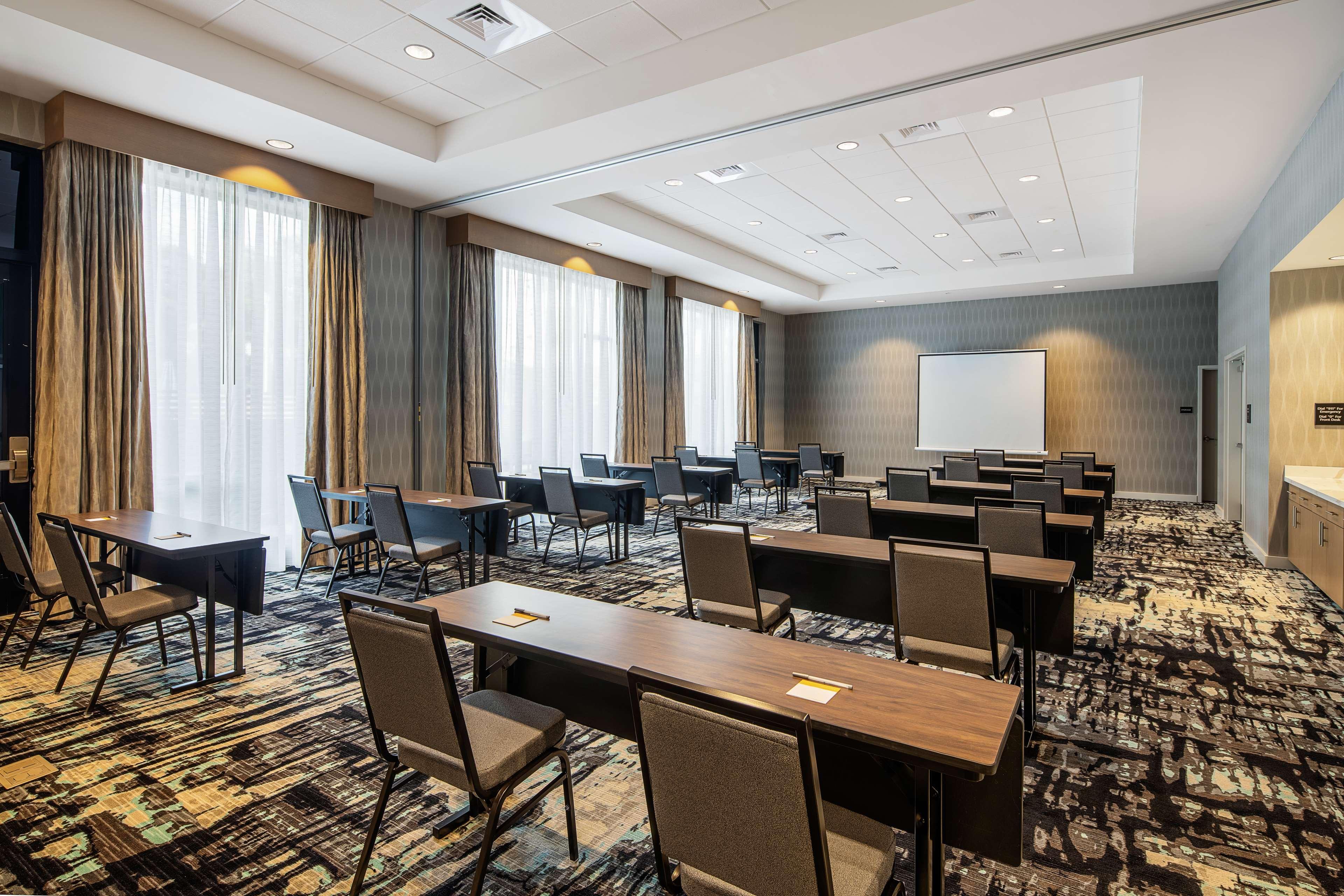 Hampton Inn & Suites Raleigh Midtown, Nc Екстериор снимка
