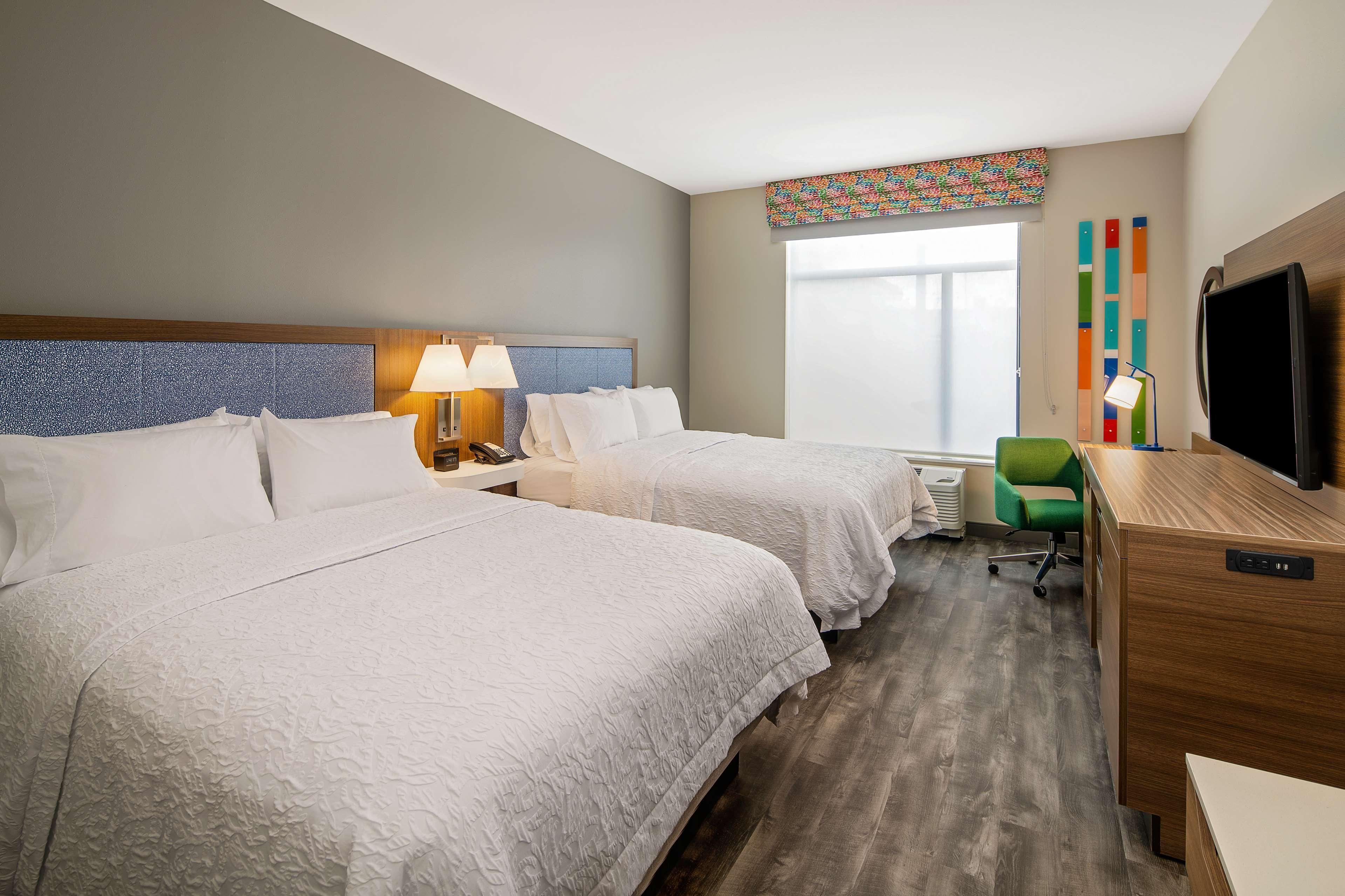 Hampton Inn & Suites Raleigh Midtown, Nc Екстериор снимка