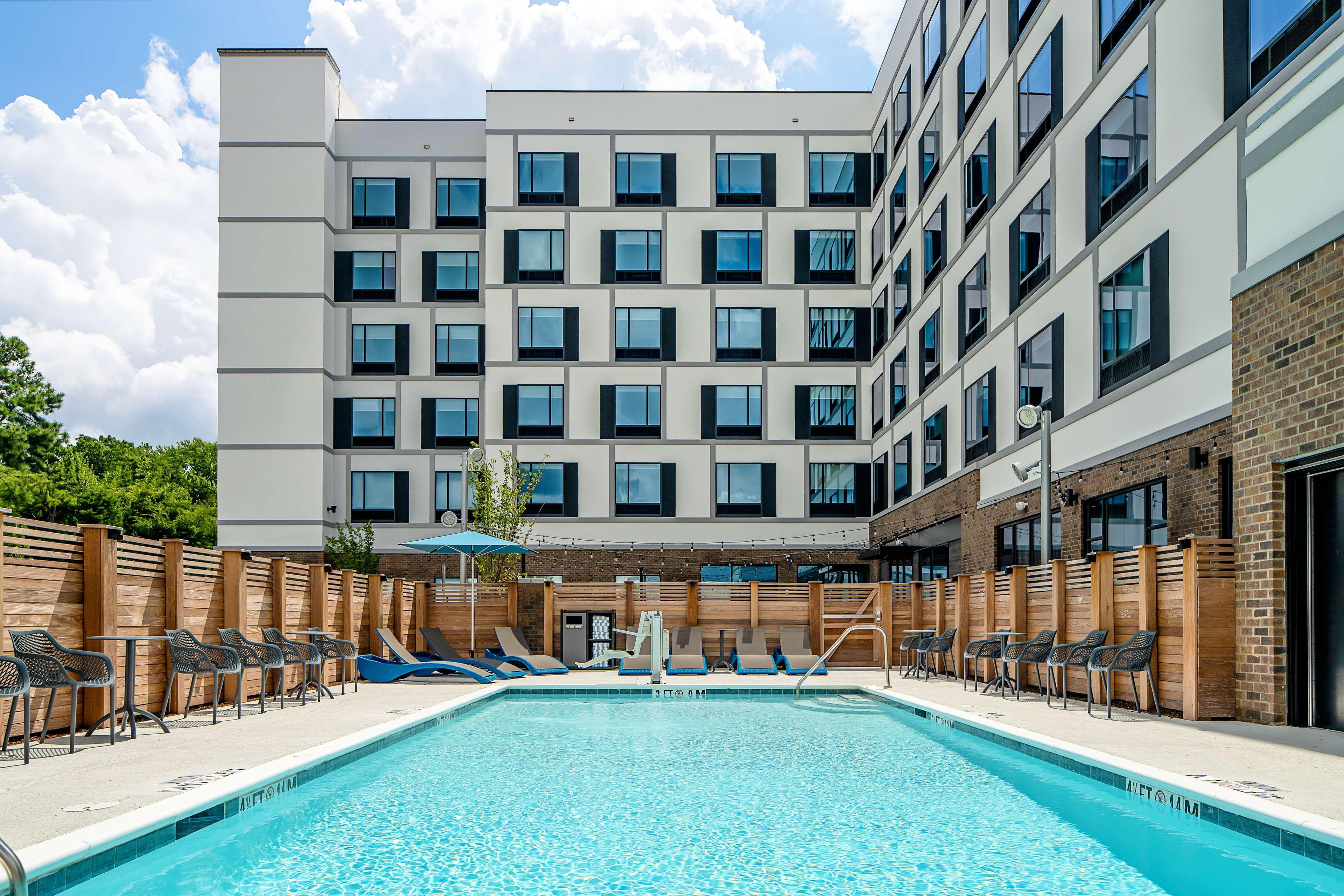 Hampton Inn & Suites Raleigh Midtown, Nc Екстериор снимка
