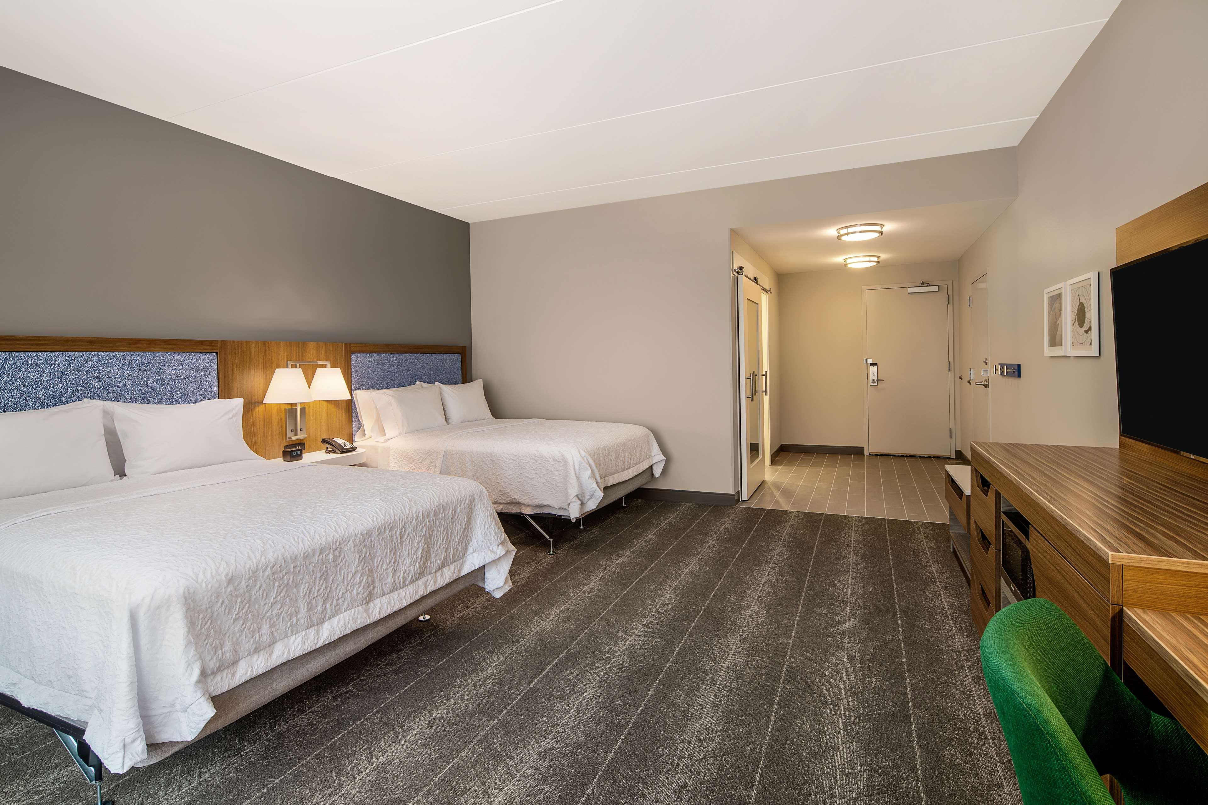 Hampton Inn & Suites Raleigh Midtown, Nc Екстериор снимка