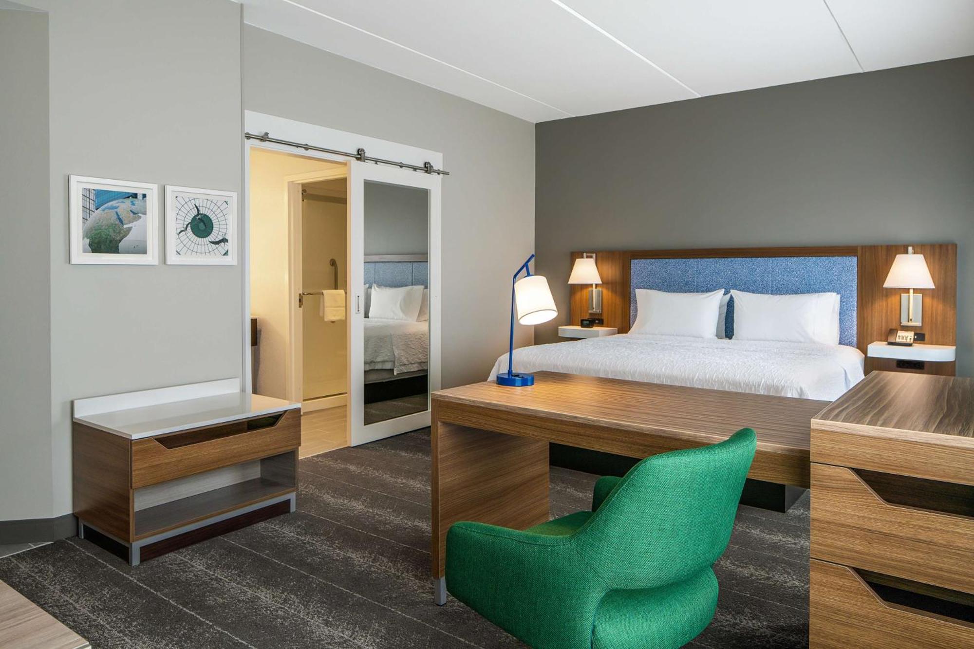 Hampton Inn & Suites Raleigh Midtown, Nc Екстериор снимка